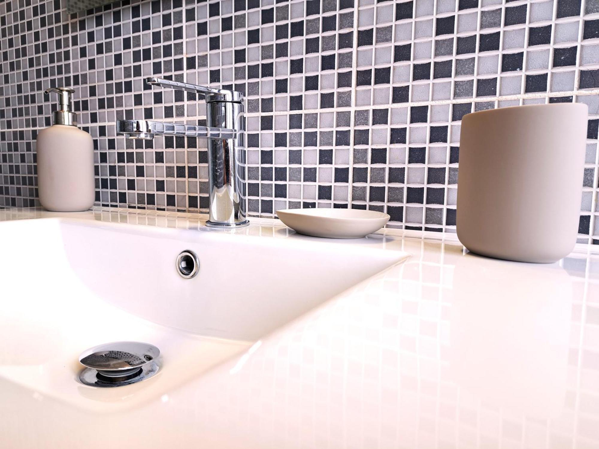 Metro Garbatella Apartment *