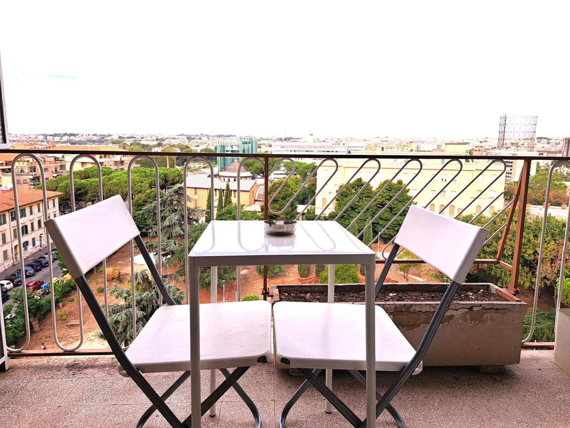 Metro Garbatella Apartment *